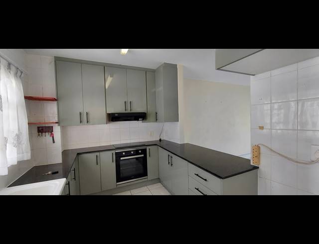 3 BEDROOM APARTMENT FOR SALE IN MANOR GARDENS